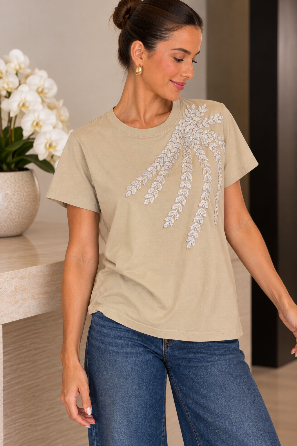 Camiseta Algodão Bordado Nude